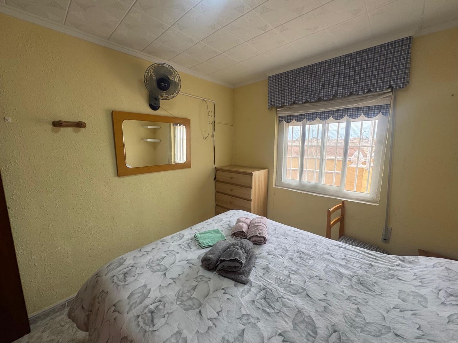 2 slaapkamer Rijtjeshuis te koop in Torrevieja - € 135.000 (Ref: 9806611)