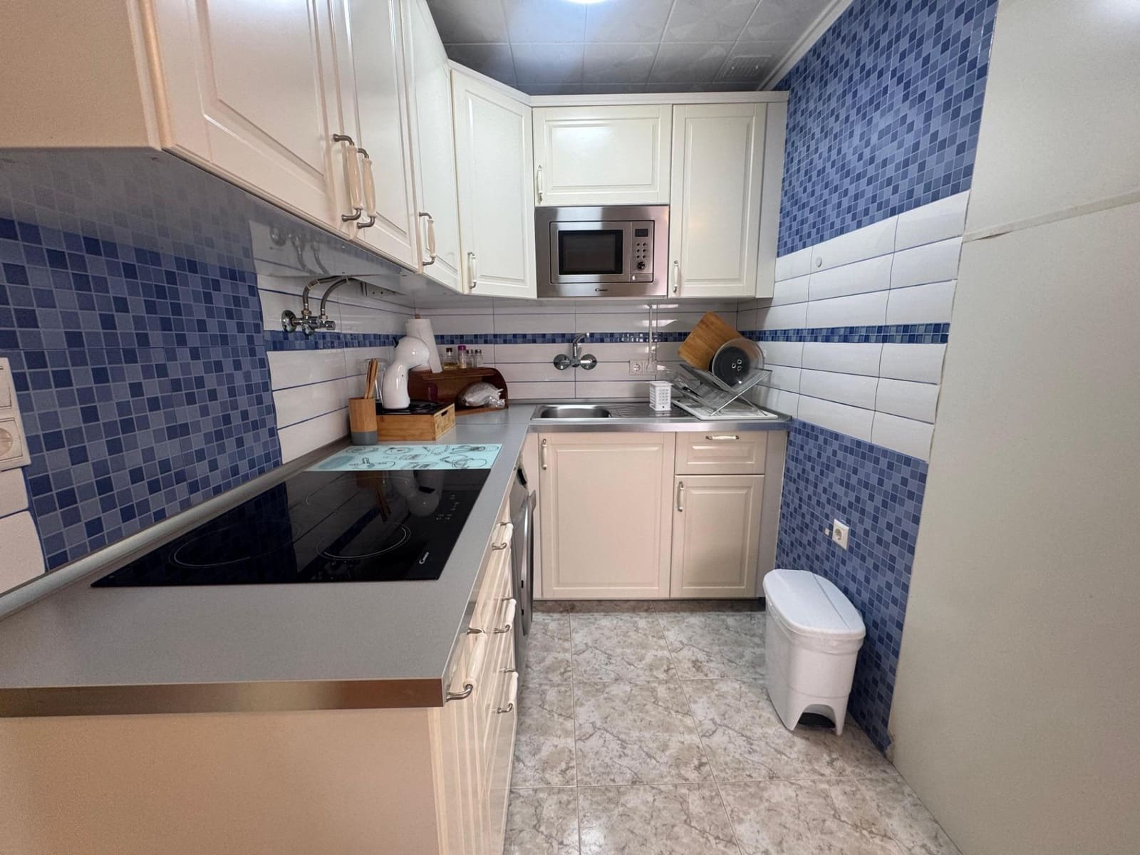 2 slaapkamer Rijtjeshuis te koop in Torrevieja - € 135.000 (Ref: 9806611)