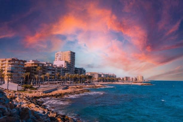 4 sypialnia Mieszkanie na sprzedaż w Torrevieja - 205 000 € (Ref: 9825423)