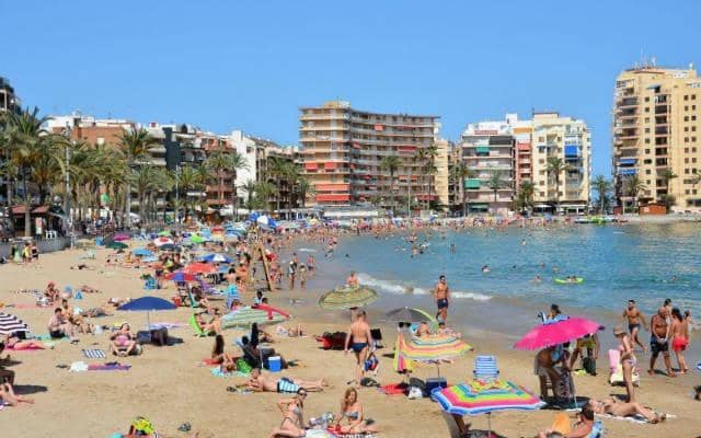 4 sypialnia Mieszkanie na sprzedaż w Torrevieja - 205 000 € (Ref: 9825423)