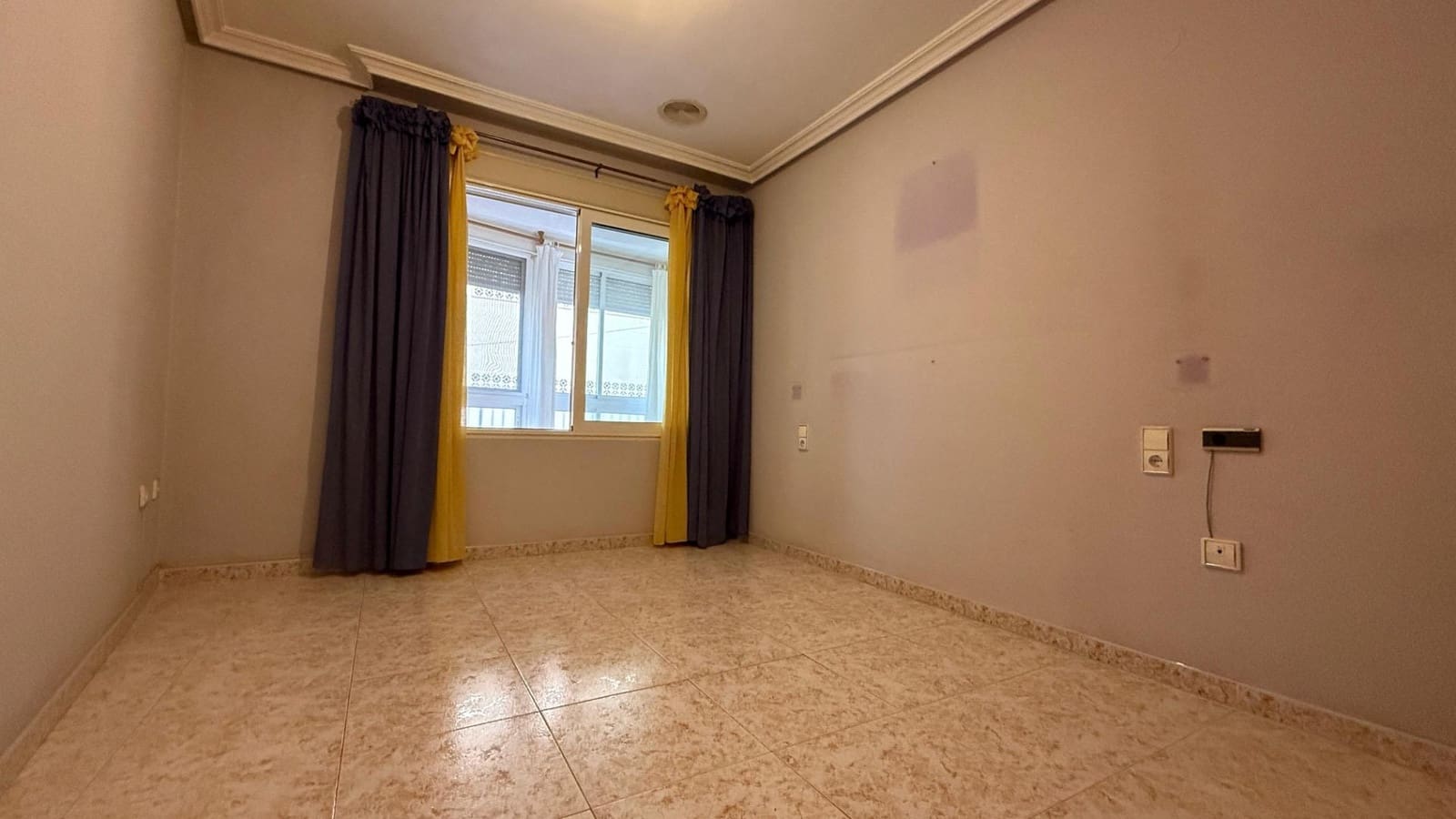 4 sypialnia Mieszkanie na sprzedaż w Torrevieja - 205 000 € (Ref: 9825423)