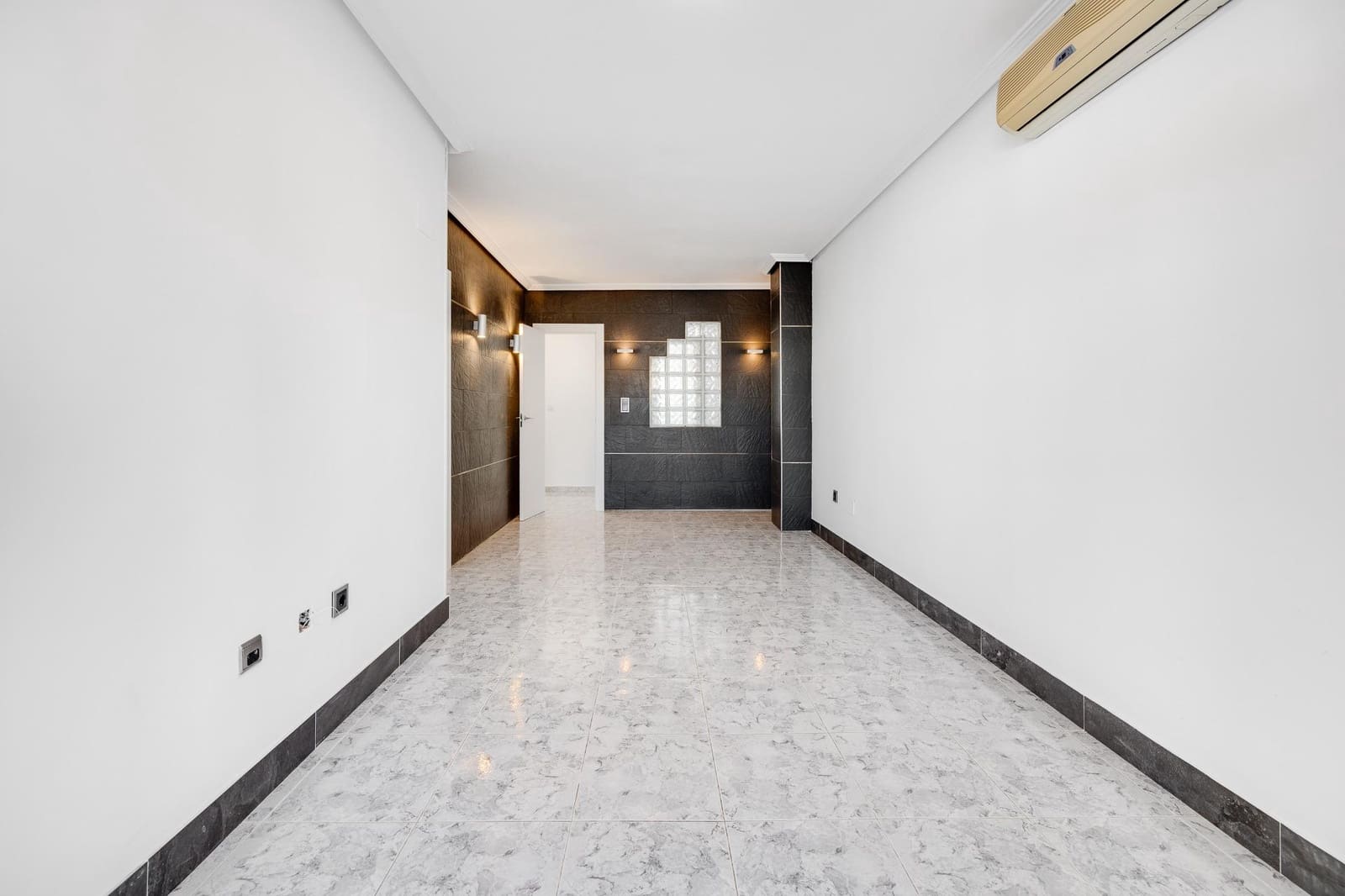 2 sovrum Lägenhet till salu i Torrevieja med pool - 138 470 € (Ref: 9825427)