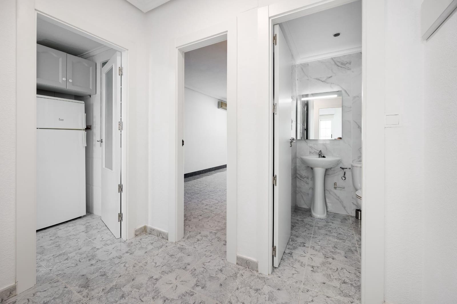 2 sovrum Lägenhet till salu i Torrevieja med pool - 138 470 € (Ref: 9825427)