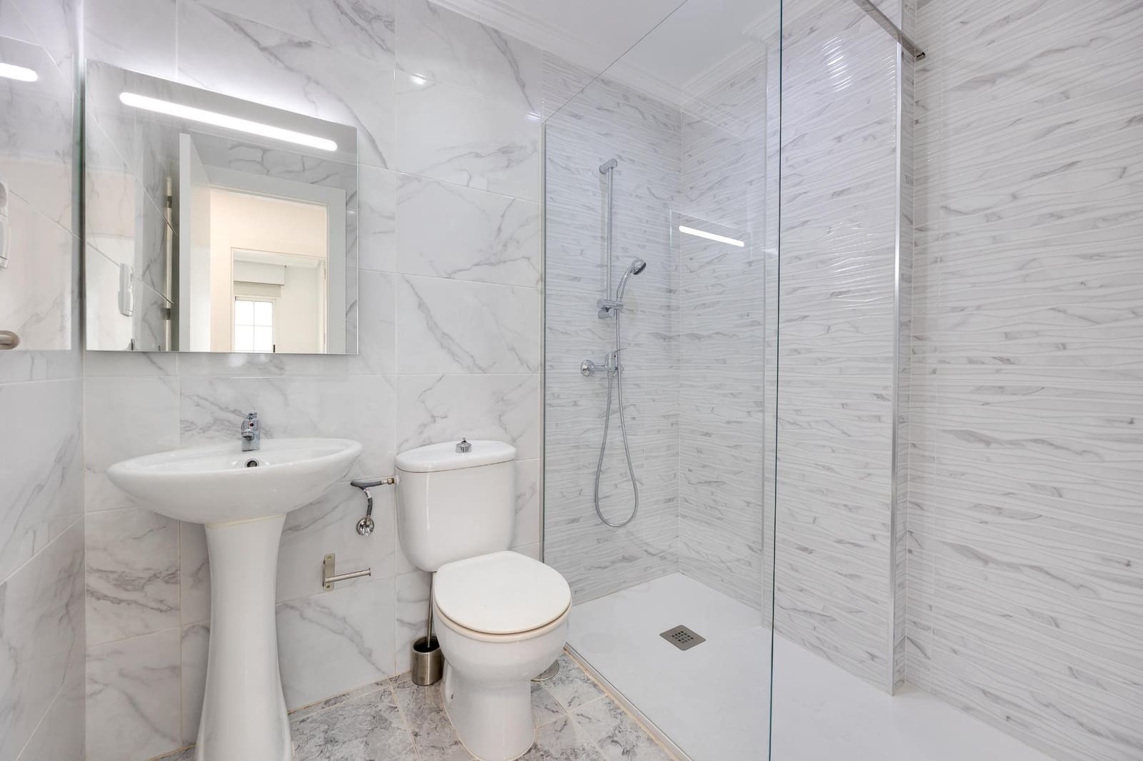 2 sovrum Lägenhet till salu i Torrevieja med pool - 138 470 € (Ref: 9825427)
