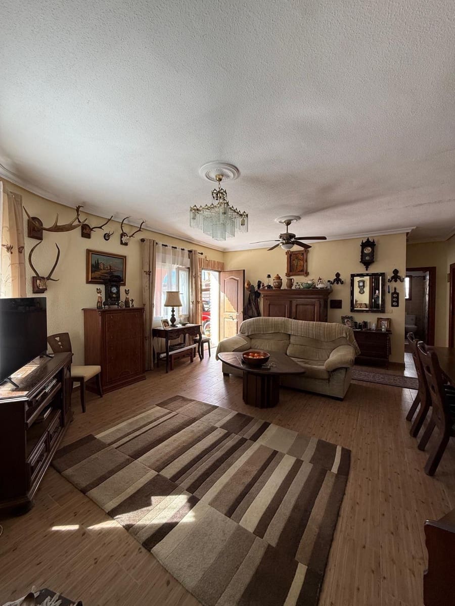 3 sypialnia Willa na sprzedaż w El Chaparral z basenem - 340 000 € (Ref: 9825428)