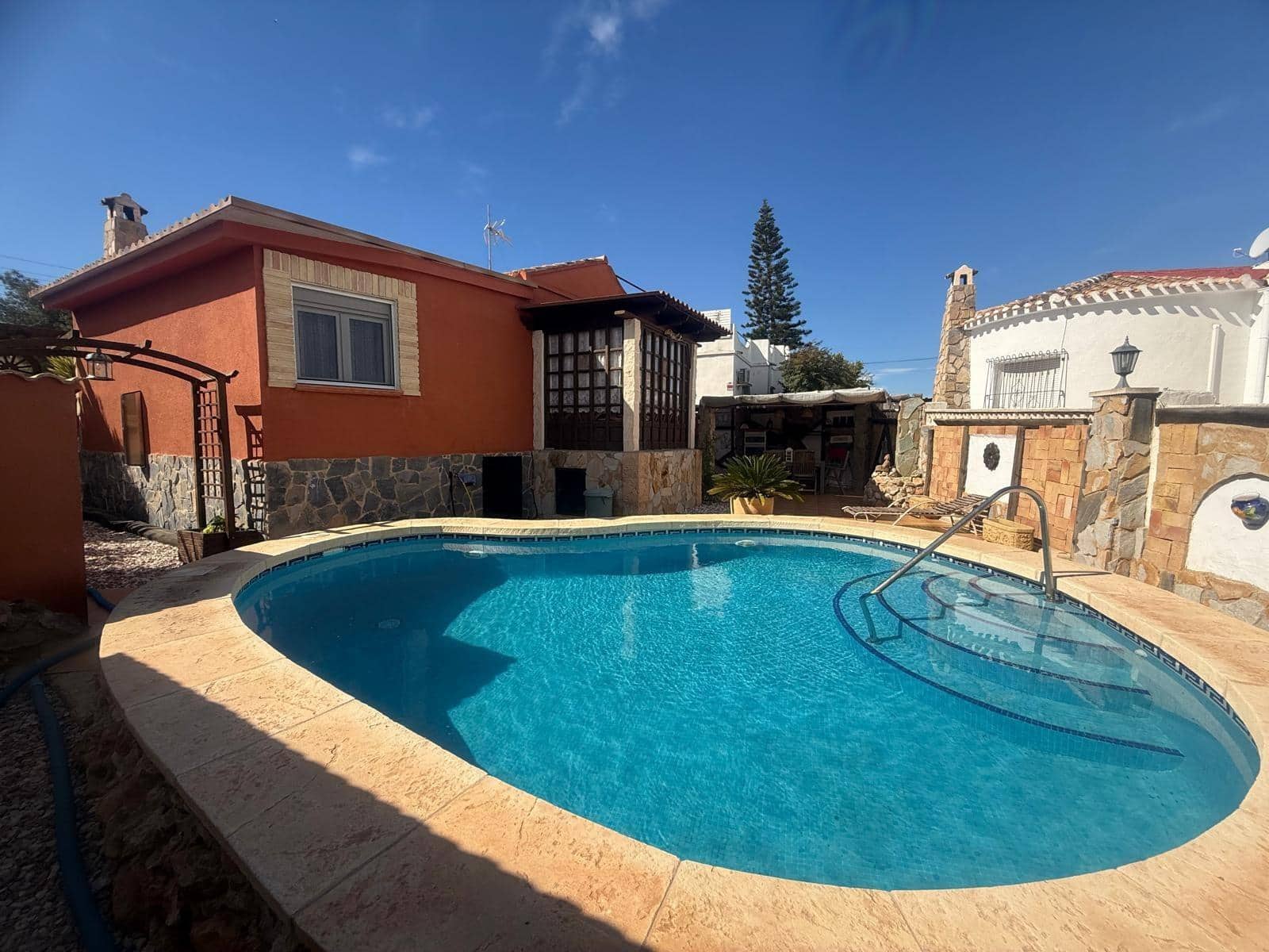 3 sypialnia Willa na sprzedaż w El Chaparral z basenem - 340 000 € (Ref: 9825428)