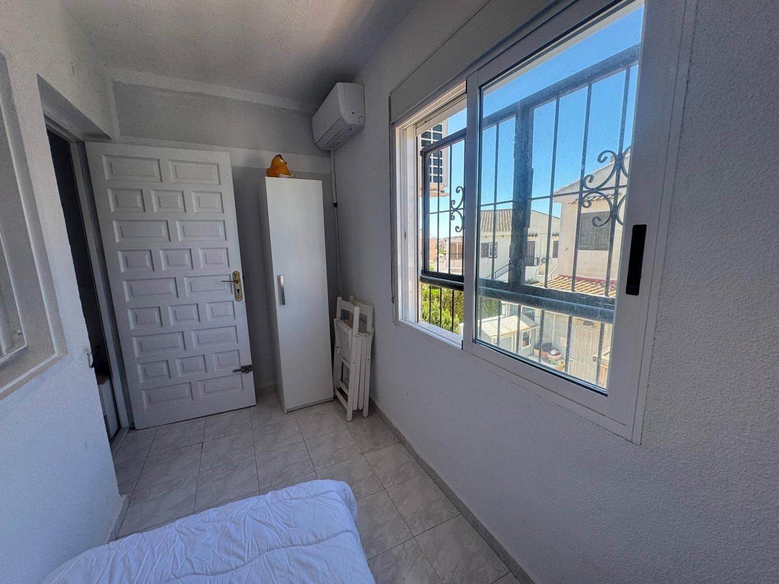 2 slaapkamer Bungalow te koop in Torrevieja met zwembad - € 129.900 (Ref: 9833851)