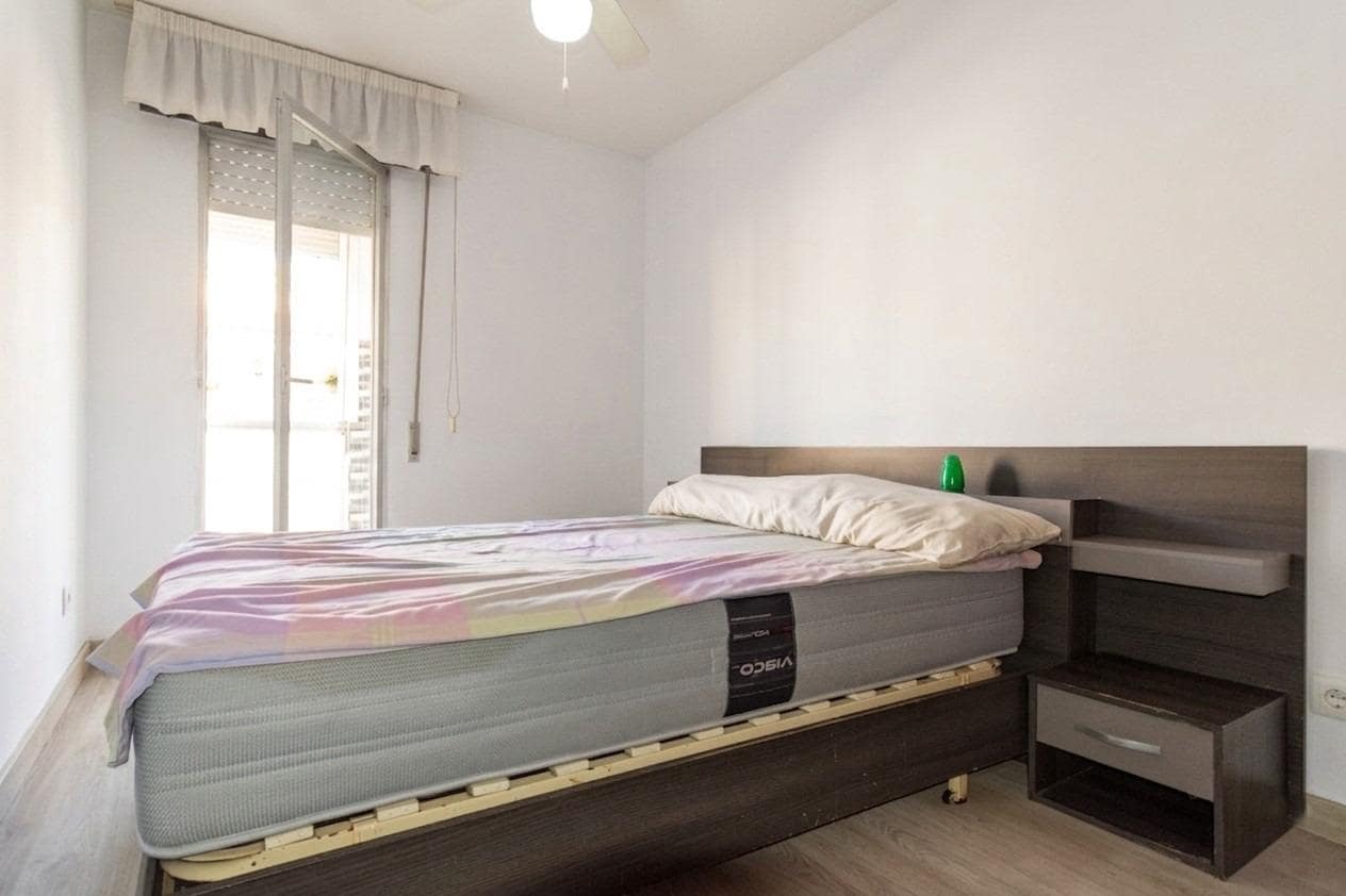 2 slaapkamer Appartement te koop in Torrevieja met zwembad - € 149.900 (Ref: 9839480)