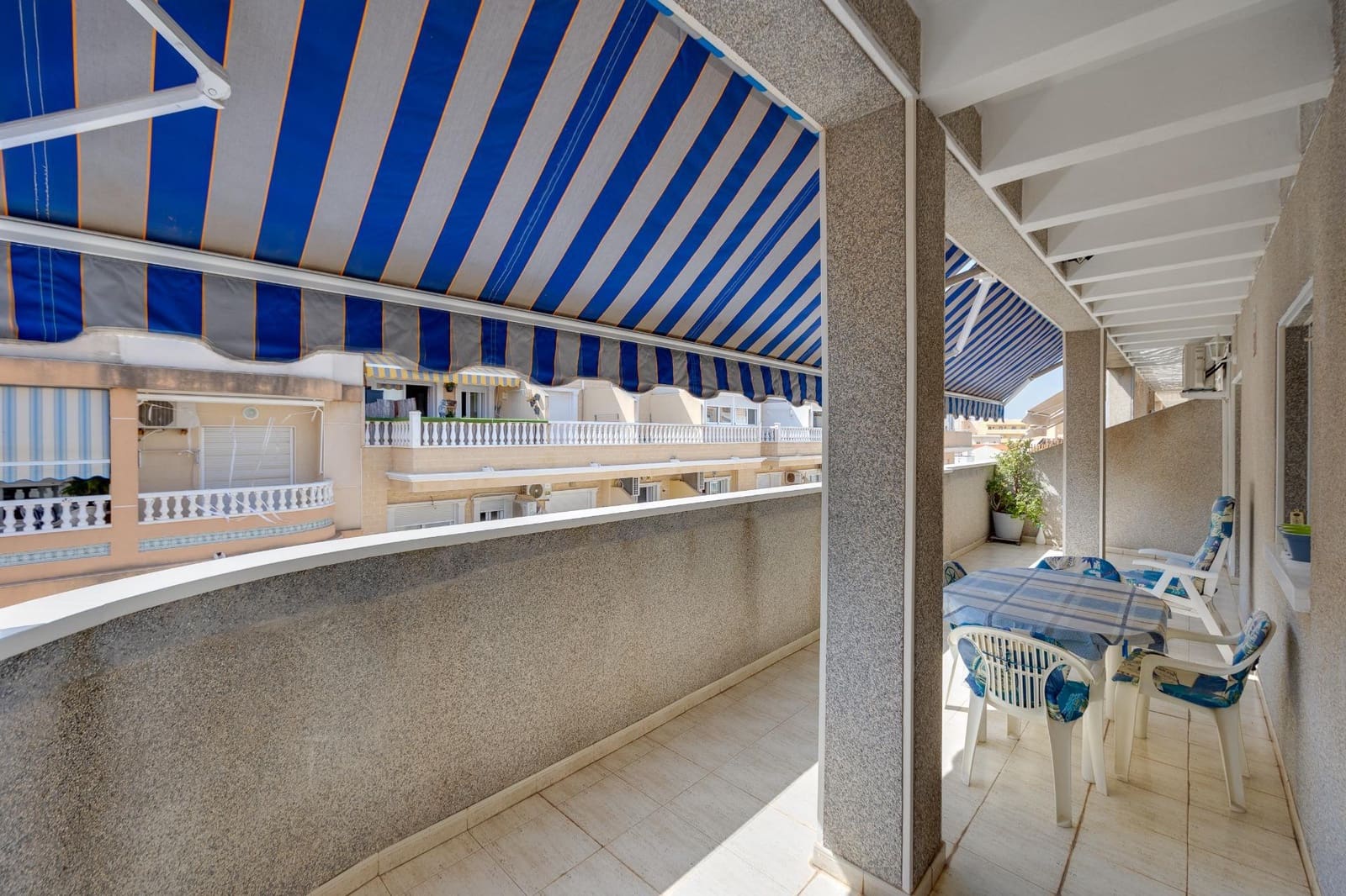 3 bedroom Penthouse for sale in Torrevieja with pool - € 179,000 (Ref: 9849567)