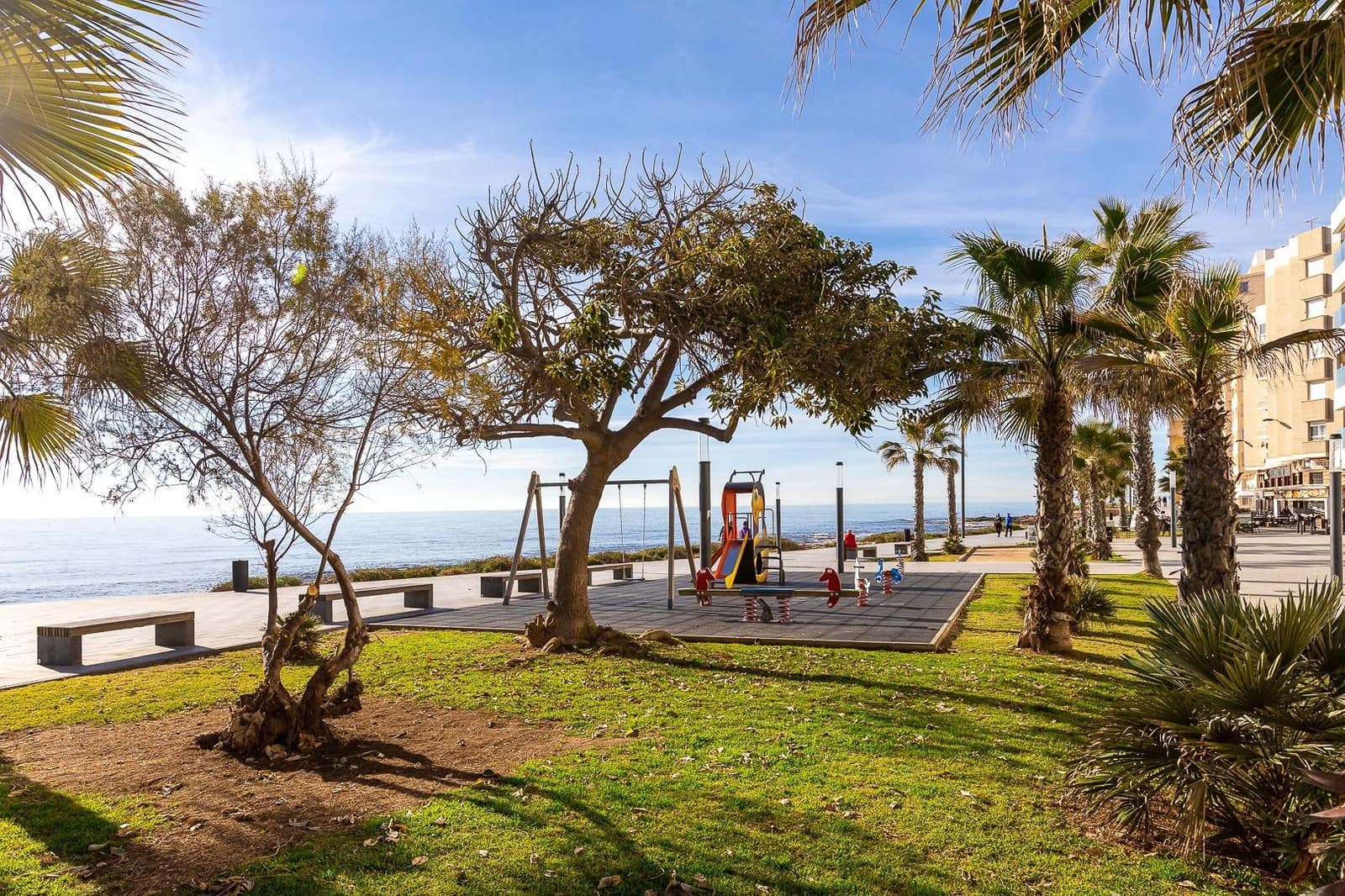 3 bedroom Penthouse for sale in Torrevieja with pool - € 179,000 (Ref: 9849567)