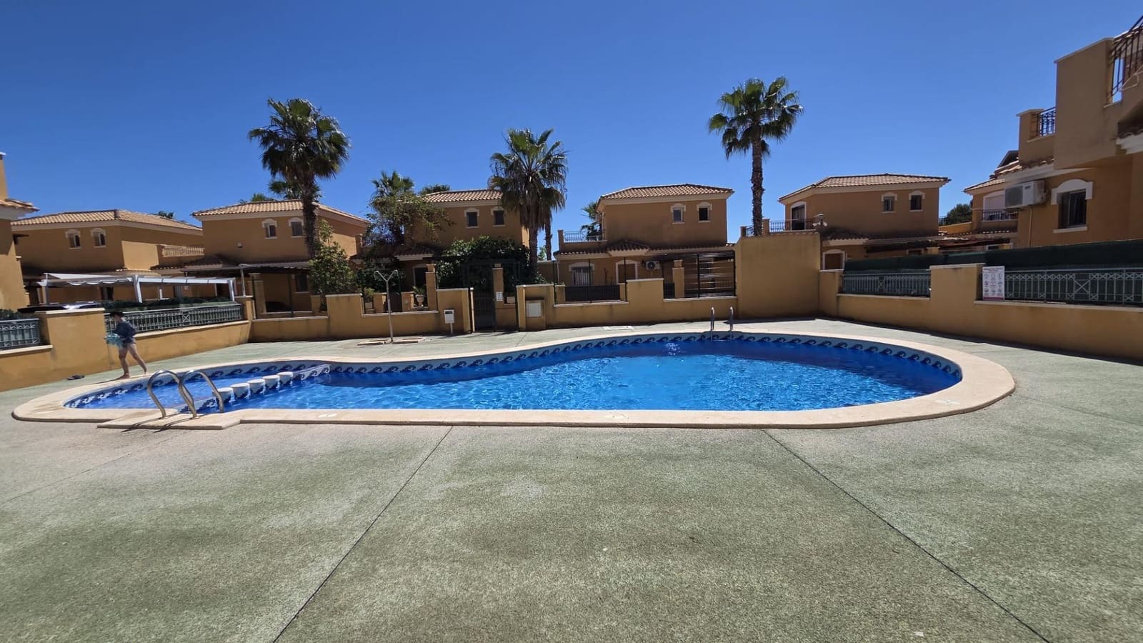 3 soveværelse Rækkehus til salg i Aguas Nuevas med swimmingpool garage - € 279.000 (Ref: 9855629)