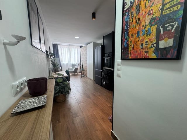 Huoneisto myytävänä paikassa Torrevieja - 105 000 € (Ref: 9868732)