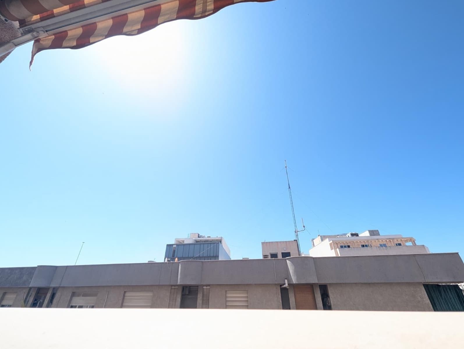 Apartamento de 2 habitaciones en Torrevieja en venta con garaje - 153.000 € (Ref: 9890552)