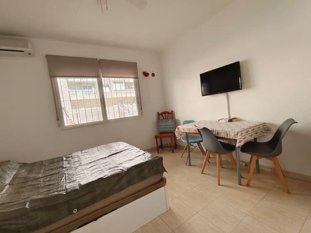 Apartment for sale in Antonio Machado, Torrevieja with pool - € 99,900 (Ref: 9896209)