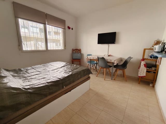Apartment for sale in Antonio Machado, Torrevieja with pool - € 99,900 (Ref: 9896209)