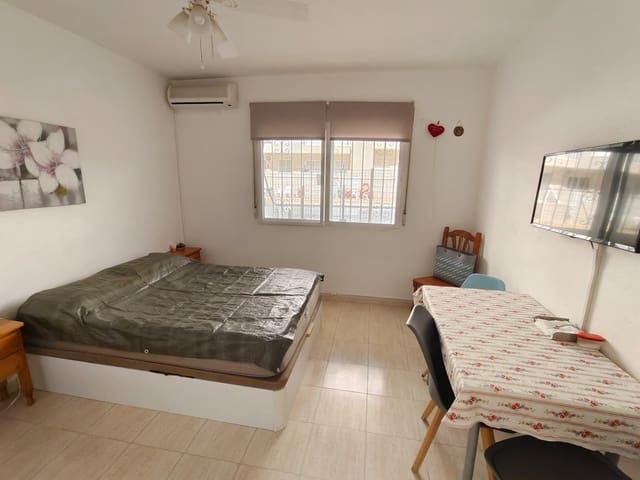 Apartment for sale in Antonio Machado, Torrevieja with pool - € 99,900 (Ref: 9896209)