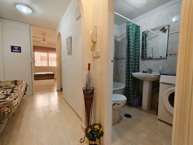 Apartment for sale in Antonio Machado, Torrevieja with pool - € 99,900 (Ref: 9896209)