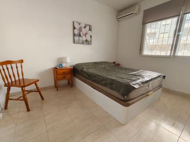 Apartment for sale in Antonio Machado, Torrevieja with pool - € 99,900 (Ref: 9896209)