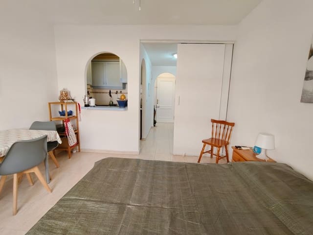 Apartment for sale in Antonio Machado, Torrevieja with pool - € 99,900 (Ref: 9896209)