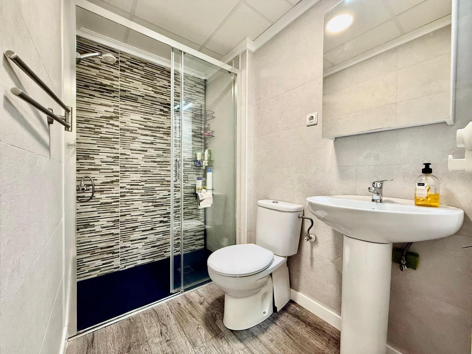 2 Zimmer Apartment zu verkaufen in Torrevieja - 165.000 € (Ref: 9911201)