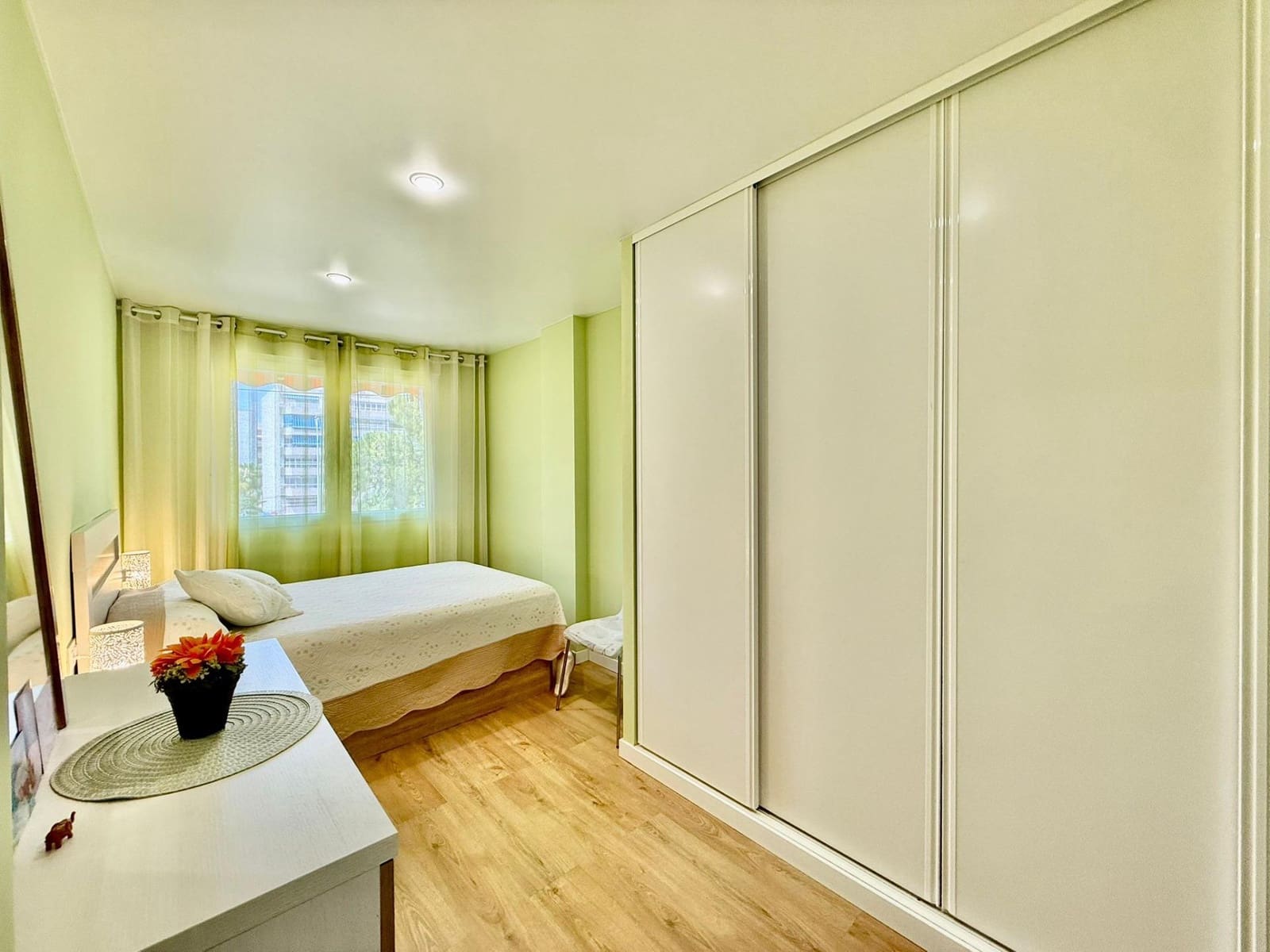 2 Zimmer Apartment zu verkaufen in Torrevieja - 165.000 € (Ref: 9911201)