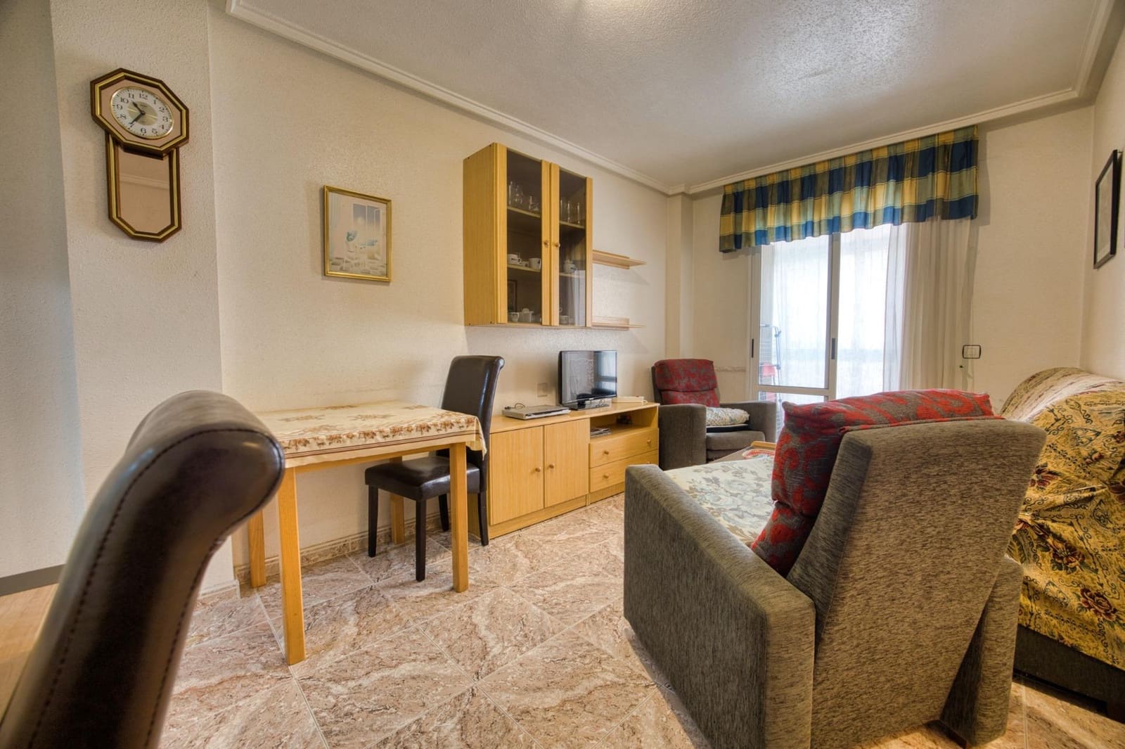 Apartamento de 2 habitaciones en Torrevieja en venta - 126.000 € (Ref: 9920579)