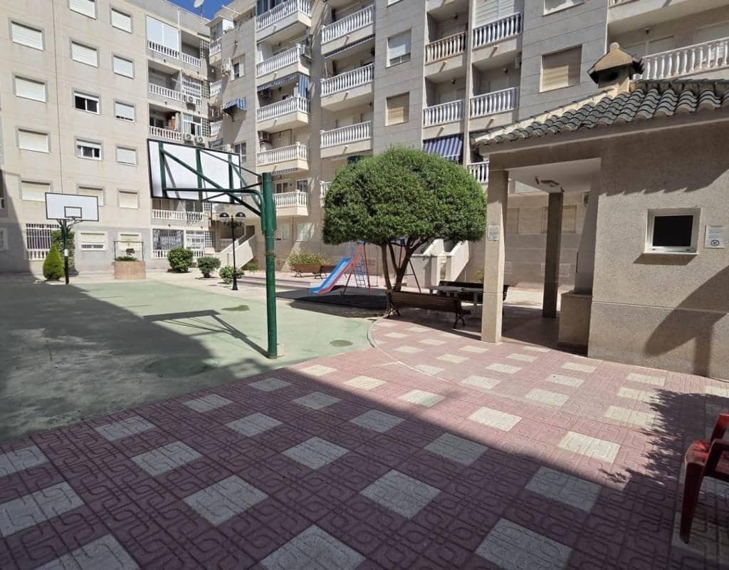 2 soverom Leilighet til salgs i Torrevieja med garasje - € 145 000 (Ref: 9922464)