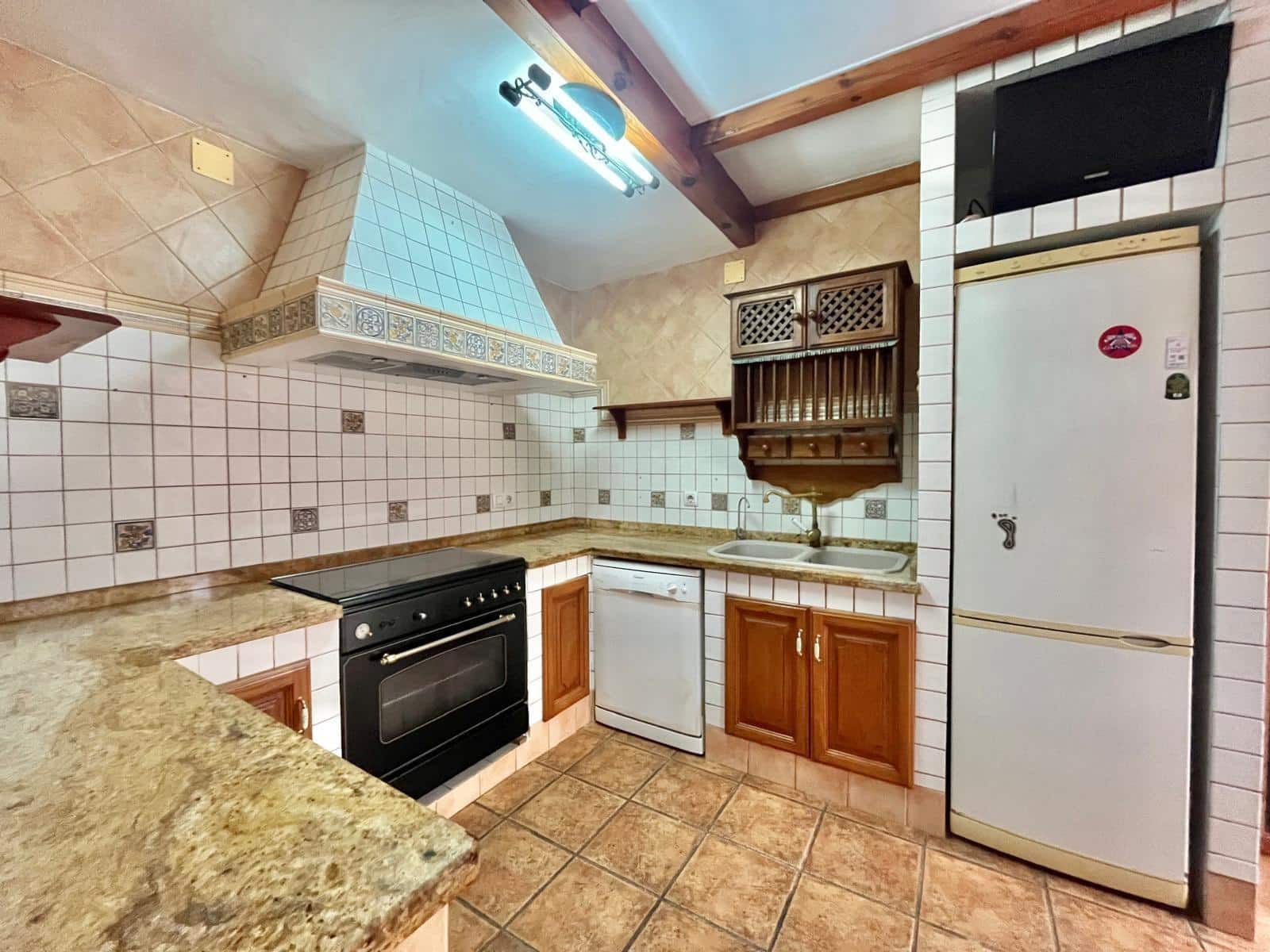 3 bedroom Villa for sale in Torrevieja with garage - € 399,000 (Ref: 9979001)