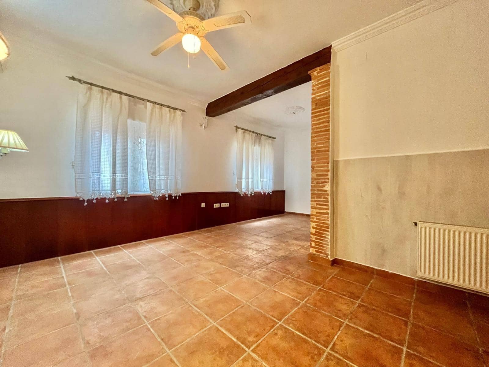 3 bedroom Villa for sale in Torrevieja with garage - € 399,000 (Ref: 9979001)