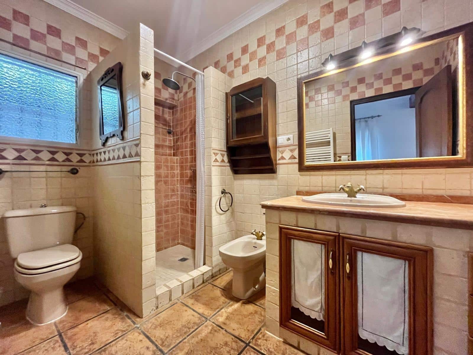 3 bedroom Villa for sale in Torrevieja with garage - € 399,000 (Ref: 9979001)