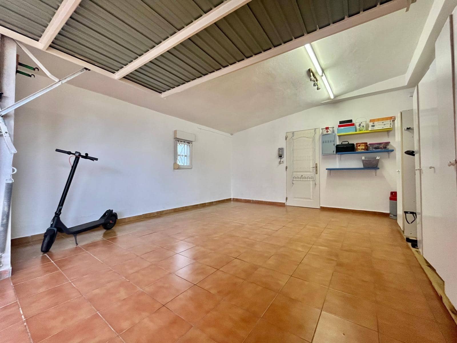 3 bedroom Villa for sale in Torrevieja with garage - € 399,000 (Ref: 9979001)