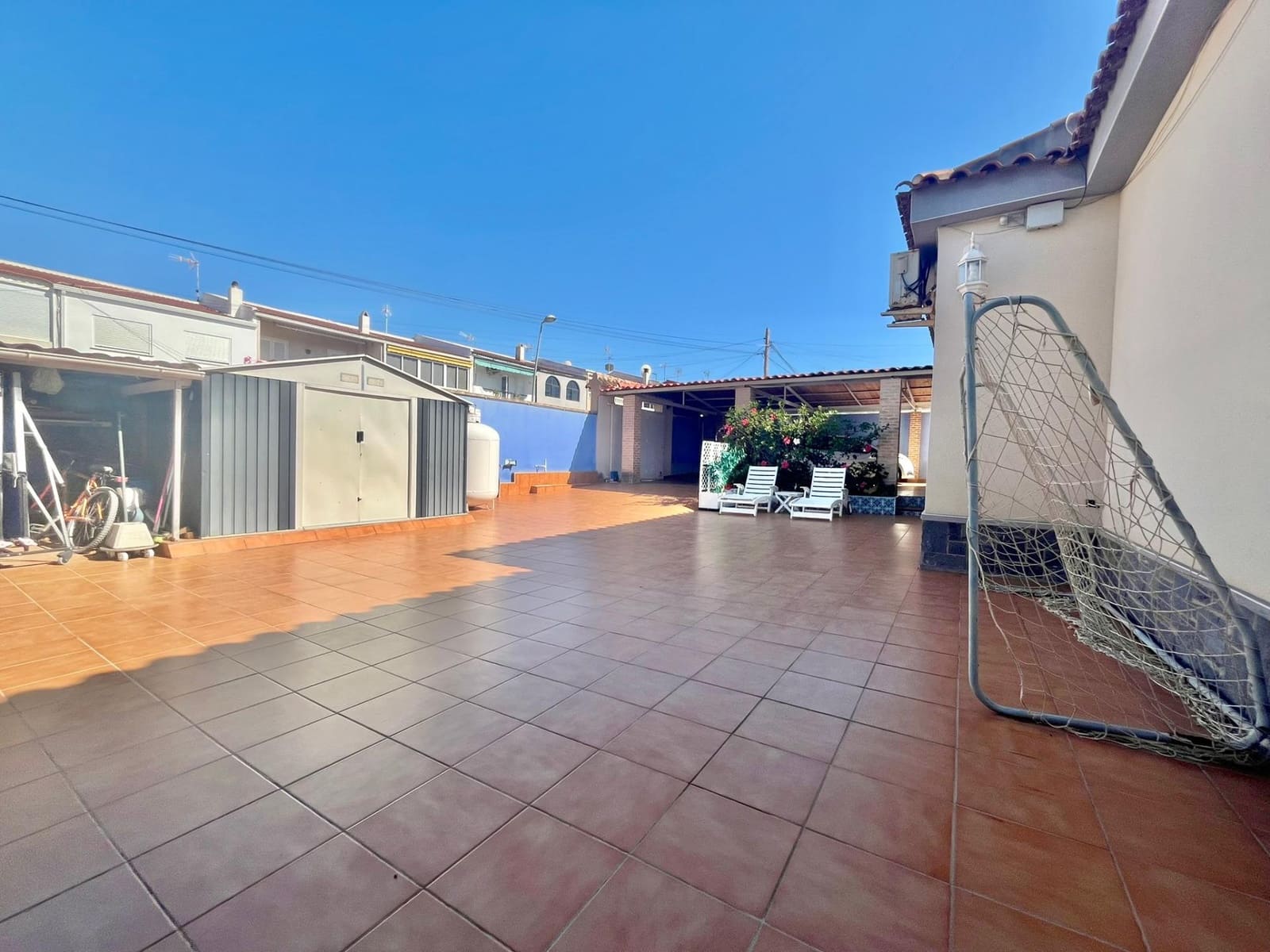3 bedroom Villa for sale in Torrevieja with garage - € 399,000 (Ref: 9979001)