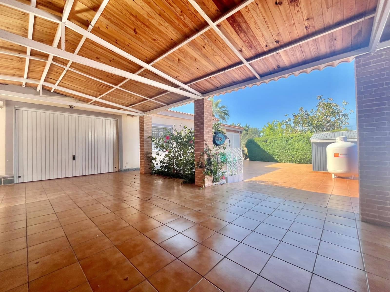 3 bedroom Villa for sale in Torrevieja with garage - € 399,000 (Ref: 9979001)