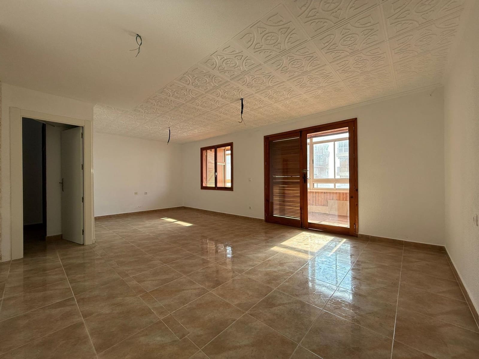 Apartamento de 3 habitaciones en Torrevieja en venta con garaje - 189.000 € (Ref: 9999691)