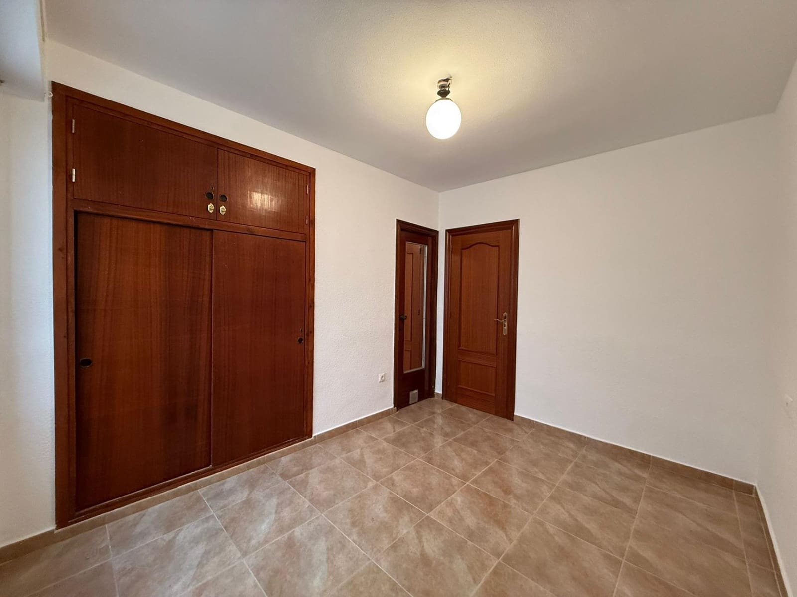 Apartamento de 3 habitaciones en Torrevieja en venta con garaje - 189.000 € (Ref: 9999691)