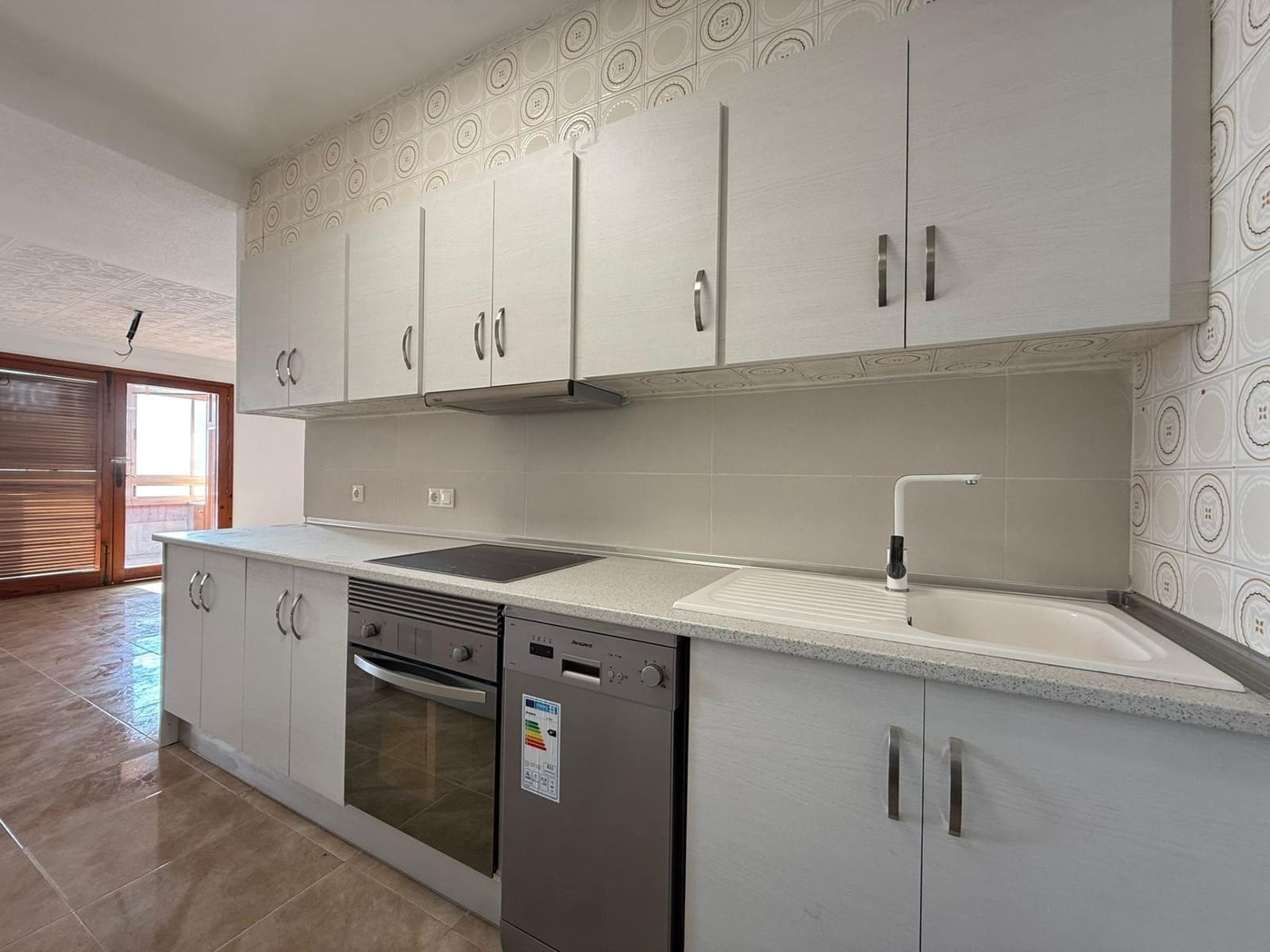 Apartamento de 3 habitaciones en Torrevieja en venta con garaje - 189.000 € (Ref: 9999691)