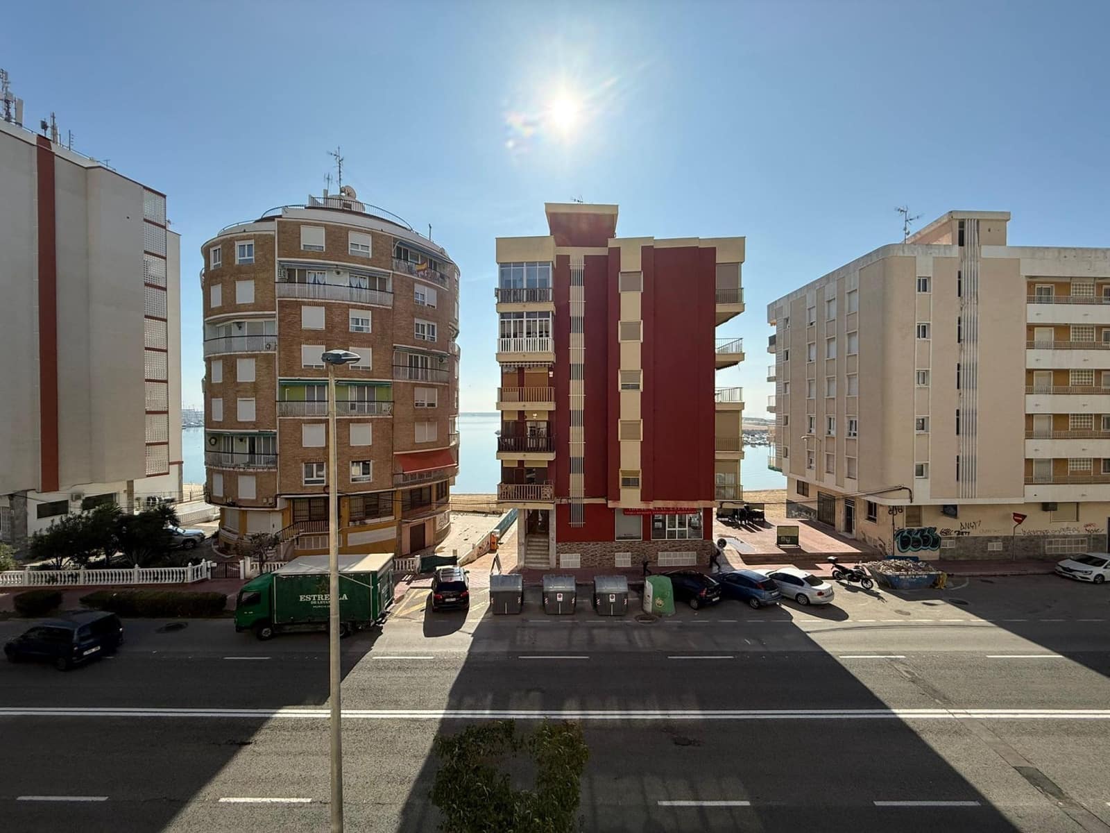 Apartamento de 3 habitaciones en Torrevieja en venta con garaje - 189.000 € (Ref: 9999691)
