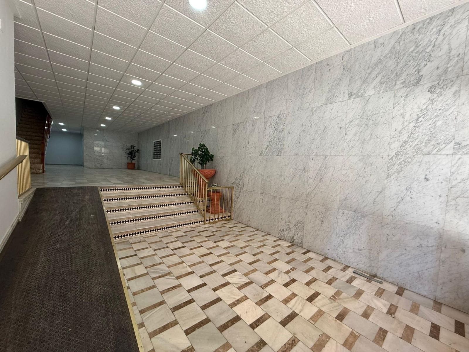 Apartamento de 3 habitaciones en Torrevieja en venta con garaje - 189.000 € (Ref: 9999691)
