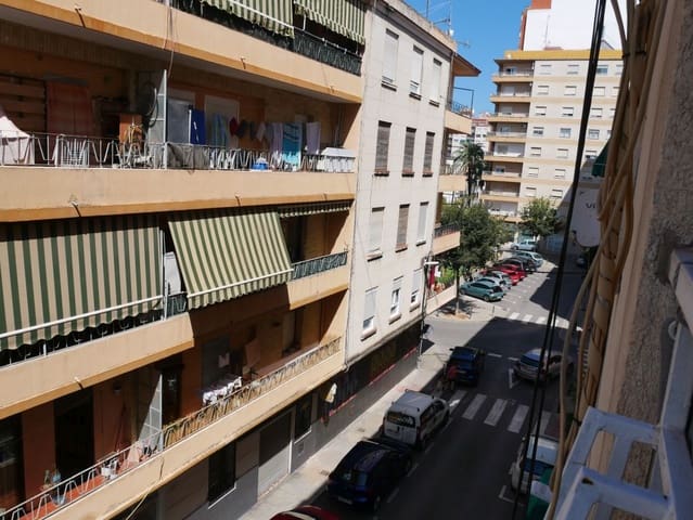 Apartamento de 3 habitaciones en Gandia en alquiler - 700 € (Ref: 10071012)