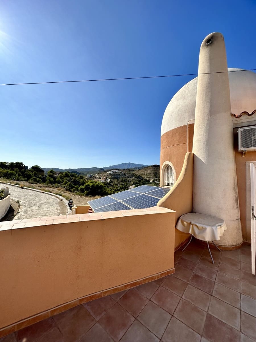 3 bedroom Villa for sale in La Villajoyosa / Vila Joiosa with pool - € 695,000 (Ref: 8562404)