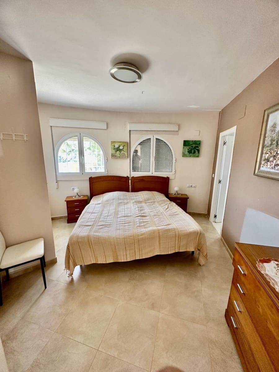 3 bedroom Villa for sale in La Villajoyosa / Vila Joiosa with pool - € 695,000 (Ref: 8562404)