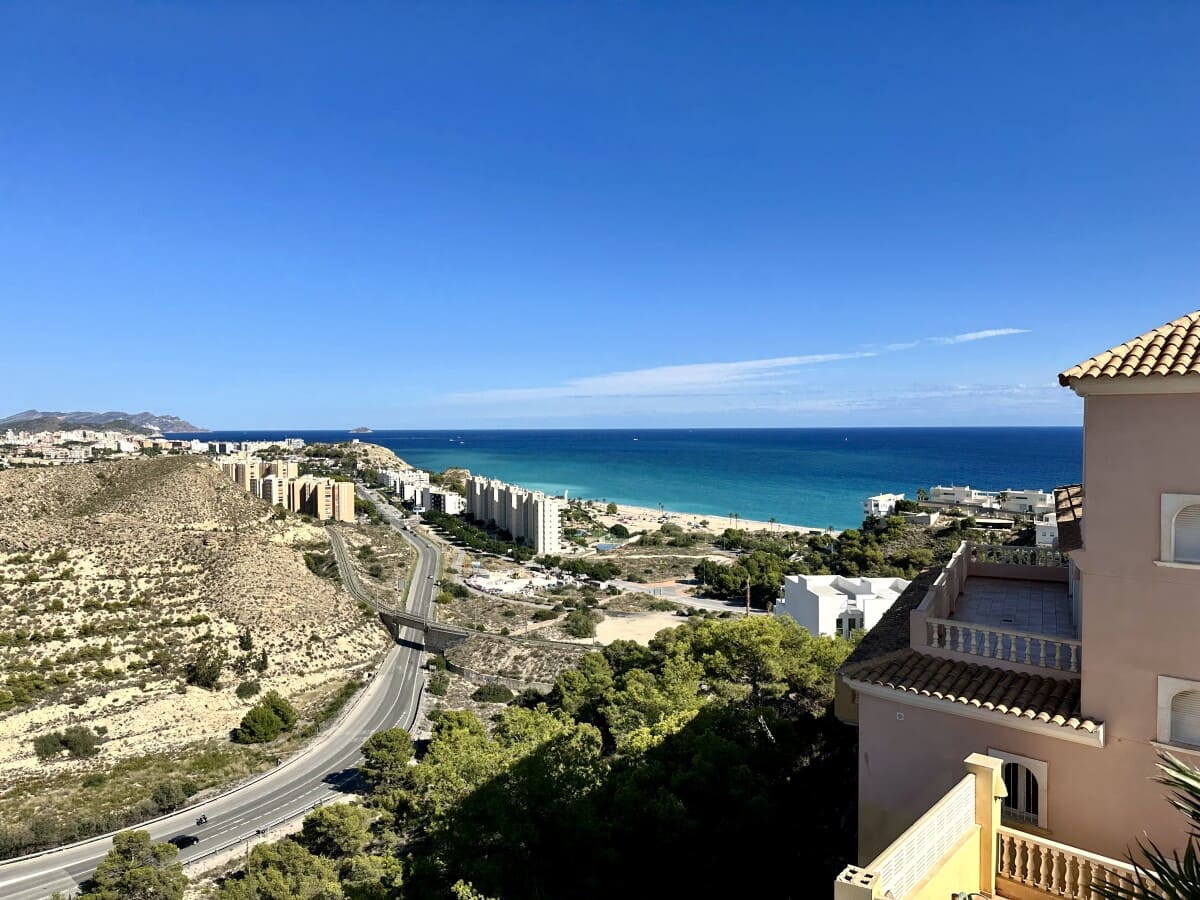 3 bedroom Villa for sale in La Villajoyosa / Vila Joiosa with pool - € 695,000 (Ref: 8562404)