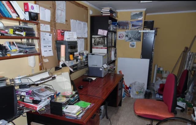 Business for sale in Gandia - € 145,000 (Ref: 8684270)