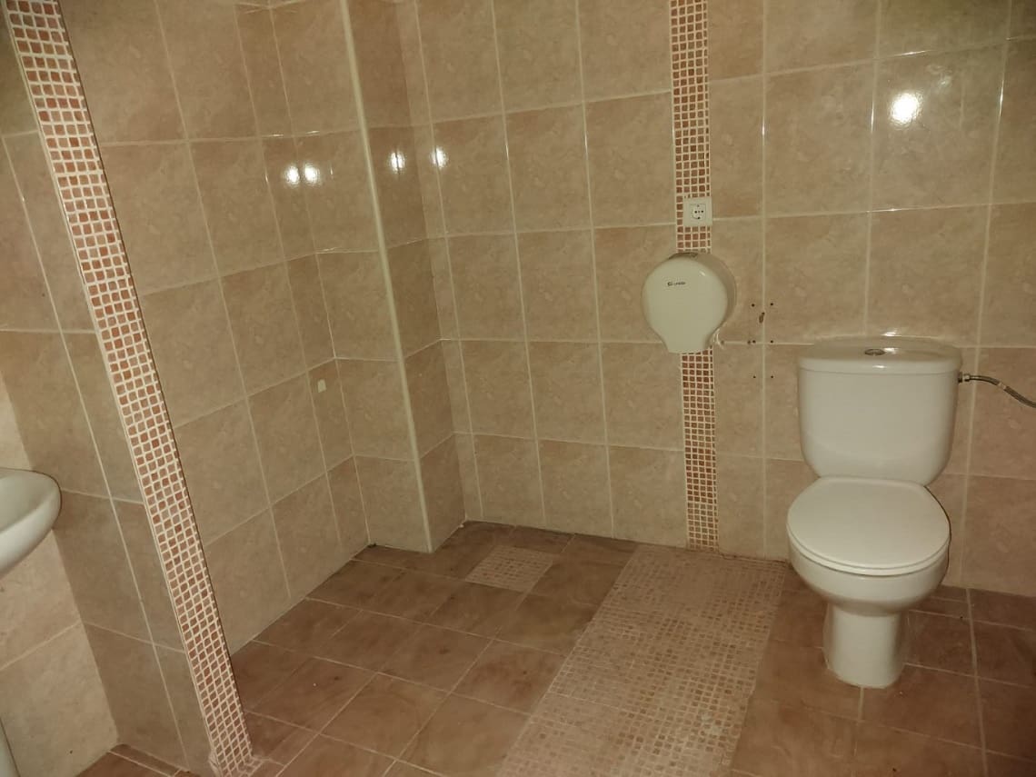 Business for sale in Gandia - € 76,000 (Ref: 8765923)