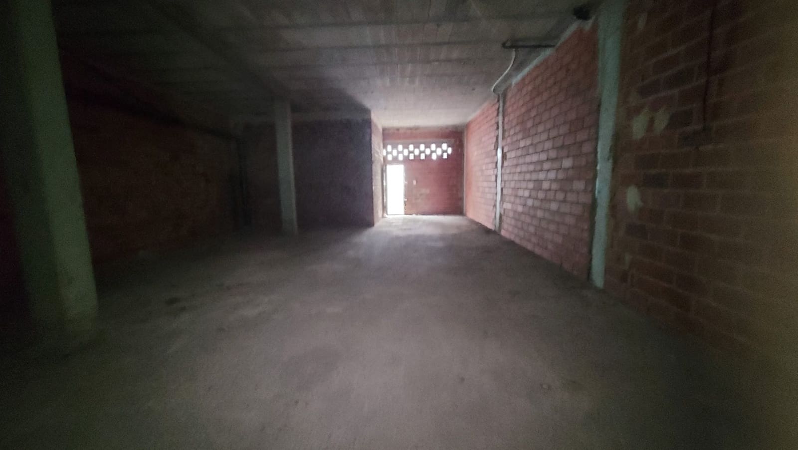 Business for sale in Oliva - € 97,000 (Ref: 8855492)