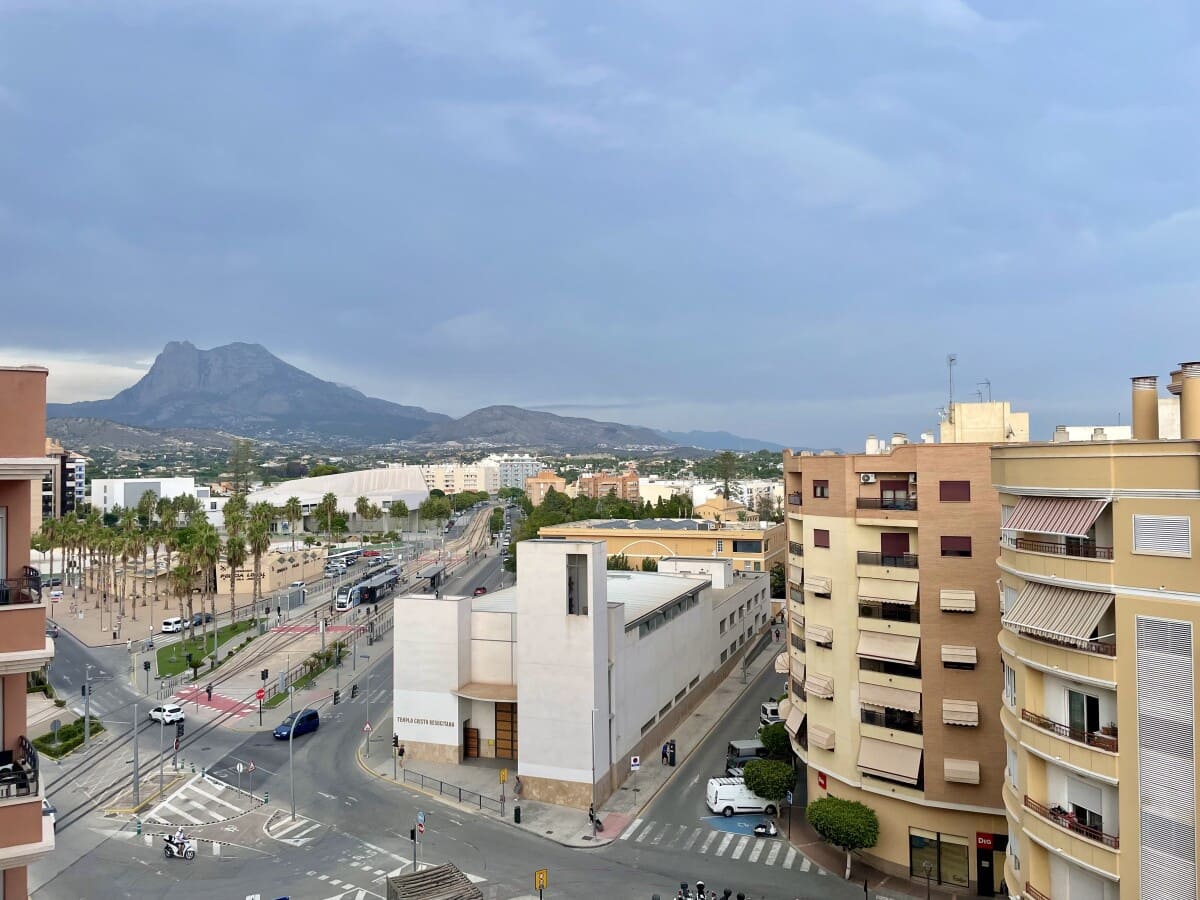 4 bedroom Apartment for sale in La Villajoyosa / Vila Joiosa - € 335,000 (Ref: 8981873)