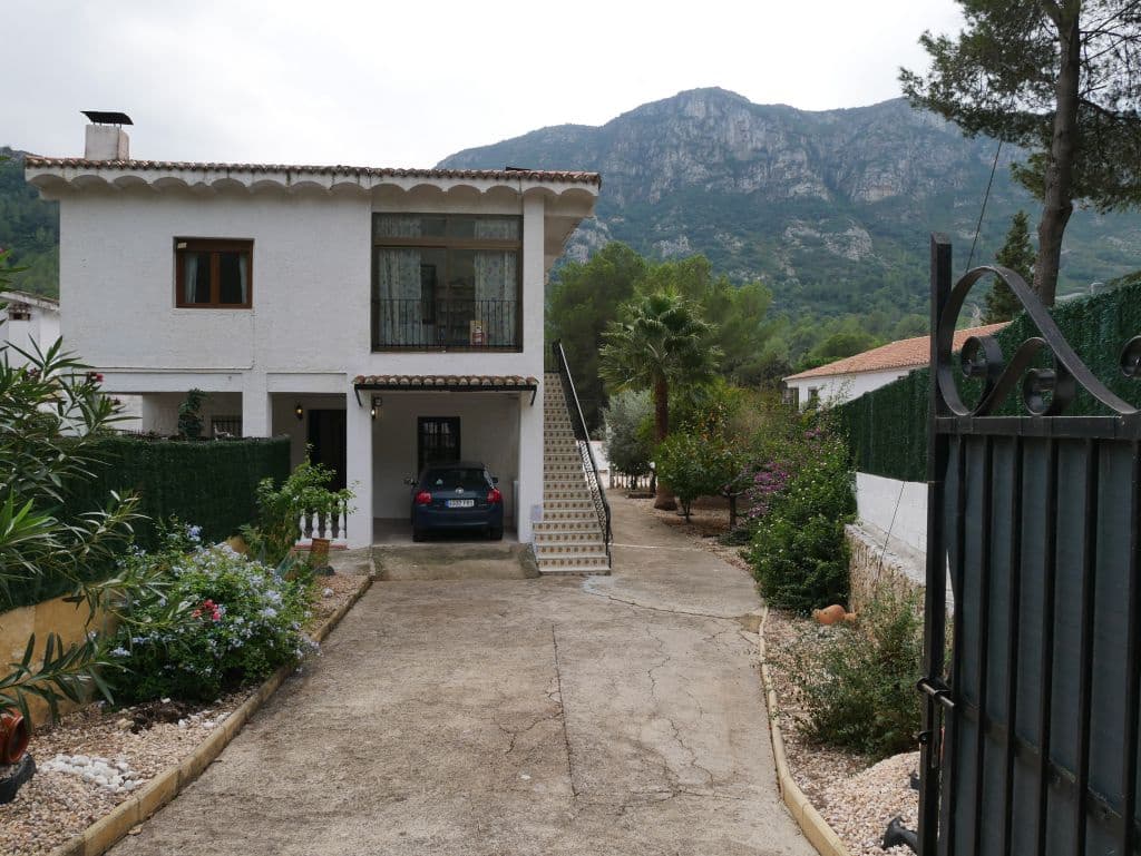 5 sovrum Villa till salu i La Drova med pool - 299 000 € (Ref: 9297973)