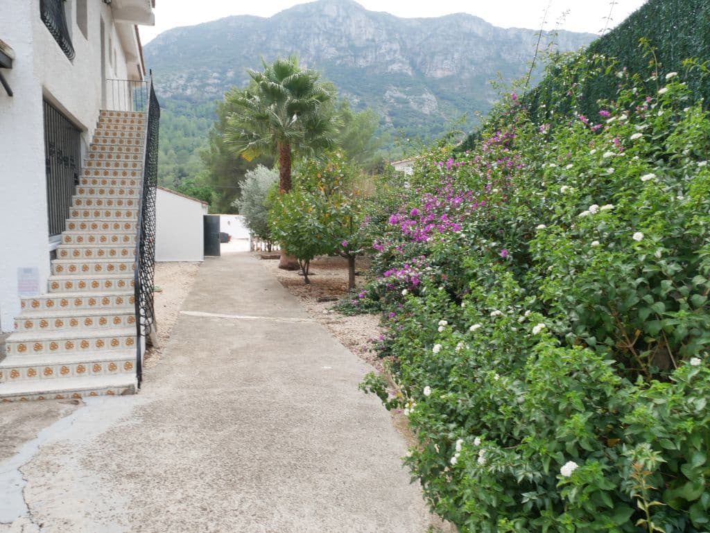 5 sovrum Villa till salu i La Drova med pool - 299 000 € (Ref: 9297973)