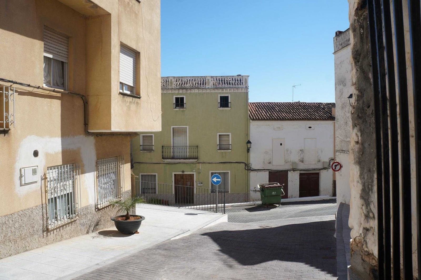 4 bedroom Townhouse for sale in Palma de Gandia - € 85,200 (Ref: 9379345)