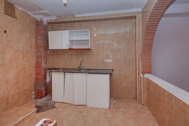 3 bedroom Townhouse for sale in Gandia - € 49,000 (Ref: 9486487)